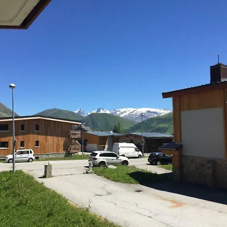 Athos C2-4pers-alpe D'huez-centre Station אלפה ד'הואז