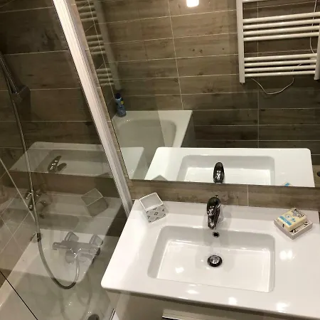 Athos C2-1 Chambre-alpe D'huez-centre Station *